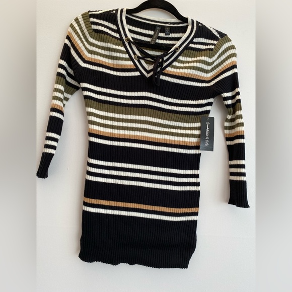 NWT Multi colour stripe V neck Ribbed sweater with Grommet &Lace front bohemian - Picture 5 of 13